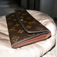 ルイヴィトン ポルトフォイユ サラ モノグラム 長財布の画像