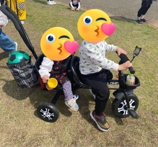 三輪車、二人乗り、子供用自転車、二点式安全ベルト、収納カゴ付き,8ヶ月~7歳、乗用玩具、乗り物、ベビーカー、、子供用乗り物 (ブラック)