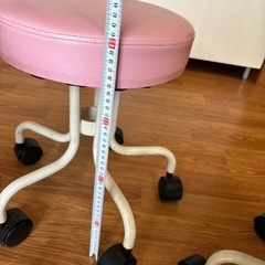 キャスター付き椅子の画像