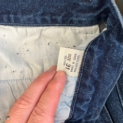 新品ジーンズの画像