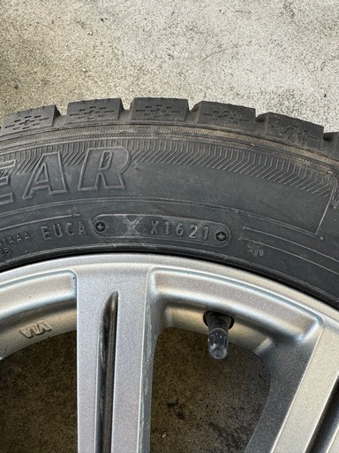 【取引完了】アクア　スタッドレスタイヤ　アルミホイール付き　185/60R/15 スタッドレス　185-60-15