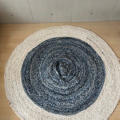 ハンドメイド！円形ラグカーペットの画像