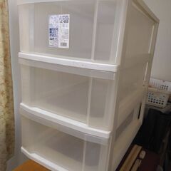 アイリスオーヤマ　3段押し入れ収納　 LC-653