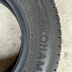 YOKOHAMAスタッドレス　14インチ　　の画像