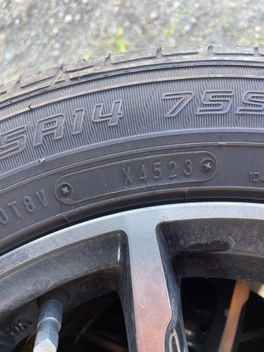 ほぼ新品タイヤホイールセット