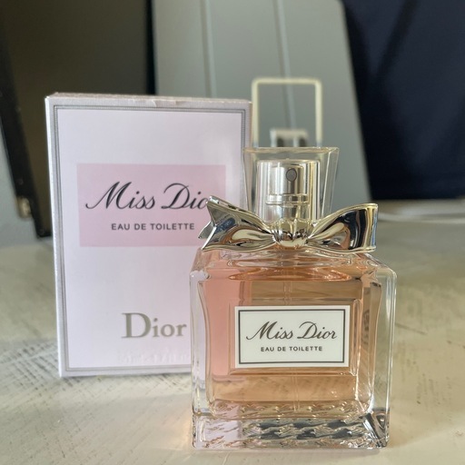 香水　Miss Dior\n