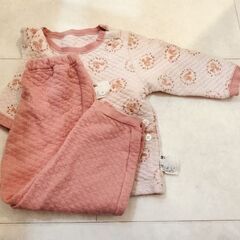 【90サイズ】ユニクロパジャマ、BEAMS miniトレーナー付き肌着4着セットの画像