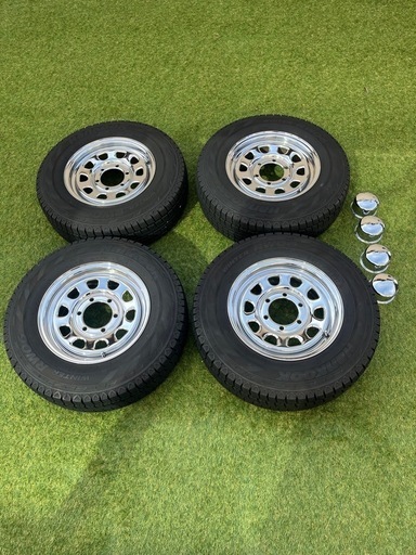 200系　ハイエース　デイトナ　スタッドレス