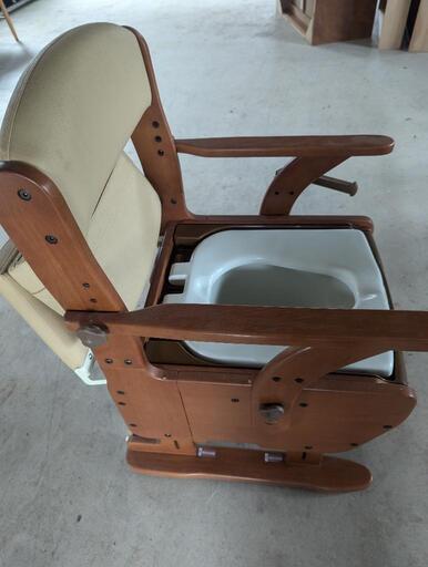 家具調ポータブルトイレ