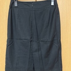 スーツスカート　黒ストライプ　あげますの画像