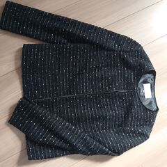 【お取引完了】★再値下げ★【中古】自由区レディースツーピース　サイズ４０（お祝い・卒業式用）※クリーニング済みの画像