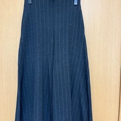 ユニクロ　パンツスカート　濃グレーストライプ　あげます