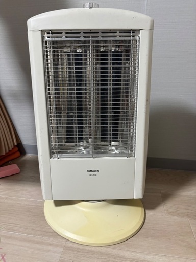 山善　カーボンヒーター　2011年製