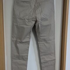 ユニクロのパンツ（Mサイズ）の画像