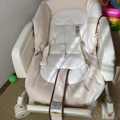 combi ハイローチェア　手動スイング　の画像