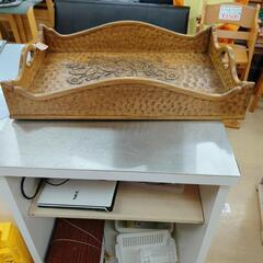 お盆✨大きいサイズ✨手彫り✨細工彫、野菊、木製【こちらは店舗です。浜村鹿野温泉ICから3分 買取本舗 宮本リサイクル 営業時間9～19時 定休日水曜のみ←連絡できませんm(_ _)m】の画像