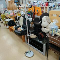 フロアライト☆シルバーカラー・３連ライト、角度調整可、作動確認済...