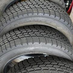【商談成立済】スタッドレスタイヤ残り溝たっぷり 175/65R1...