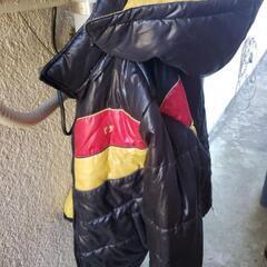 ダウンジャンパー