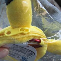 ポケットモンスター　ピカチュウ　カラビナ付きミニミニポーチの画像