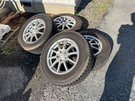 215/65R16スタッドレスセットダンロップ アルファードヴェルファイアエスティマ114.3 5穴美品バリ山