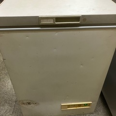 ストッカー型冷凍庫