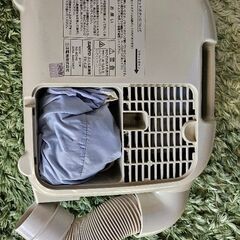 布団乾燥機　稼働品　裏ぶた欠品の画像