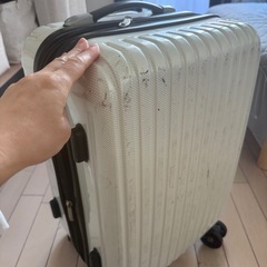 キャリーバッグ
