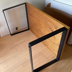 木のダイニングテーブル(150×90cm)の画像