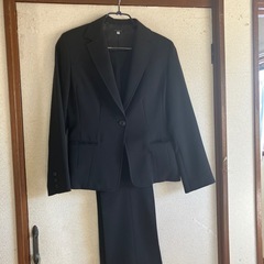 黒　レディース　パンツスーツ