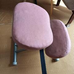 子供姿勢椅子の画像
