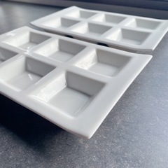 natural 角深口六品皿  2枚セット  
白 陶器 オードブル 薬味入れ 前菜シリーズ 角深口六品皿 白い食器 2枚セットしゃれ ワイン  かわいい お寿司 チーズ おつまみ インテリア アクセサリー置き カフェ レストラン バル の画像
