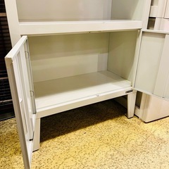 【武蔵小山店】  医療棚 ケビント ドクターキャビネット マルセン MARUSEN キャビネット 事務棚 事務キャビネット スチールキャビネット ドキュメントケース ビンテージキャビネット 古家具 アンティーク家具 ガラスケース ホワイトキャビネット オフホワイト 棚付き収納 スチール棚 ビンテージ 棚 ガラス扉収納 白家具 什器 レトロ家具 メディカルキャビネット 古道具 ヴィンテージ収納の画像