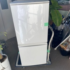 冷蔵庫無料で取りに来てくださる方お願いします!