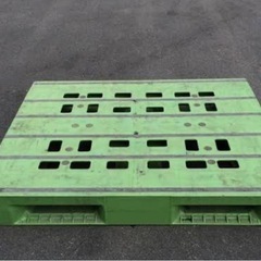 プラスチックパレット・木パレットの画像