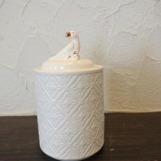 新品2700円蓋付き陶器の小物ケース