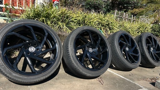 LEXANI 24インチ 4本タイヤホイールセット