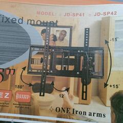 新品32型テレビと壁掛け金具のセットの画像
