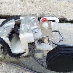 S321G アトレーワゴン  右 運転席側 ドアロックアクチュエーター?の画像