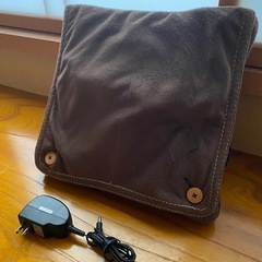 クッション ブラウン の画像