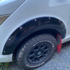 デリカD5用　ジァオス　オーバーフェンダー