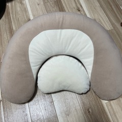 エールべべ　授乳クッション