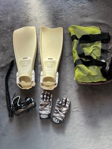 スキューバダイビングセット(フィン、ゴーグル、シュノーケル、グローブ、バッグ)