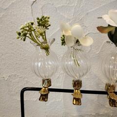 新品定価5300円フラワーベースの画像