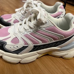 Umbro korea 韓国限定　24㎝　ホワイト/ピンク スニーカーの画像