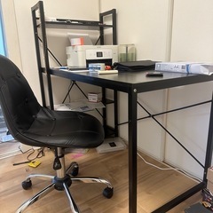 デスクとキャスターチェアセット