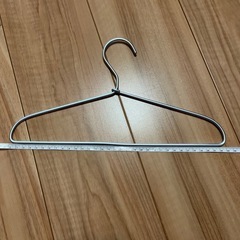 【取引中】無印良品 アルミハンガー 幅33cm 12本の画像