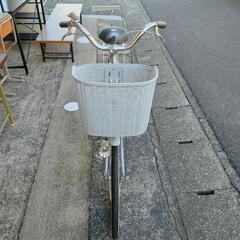 自転車☆maruishi☆CURL☆24インチ☆シルバー＆ブルーカラー・プラ部分劣化見られます。【こちらは店舗です。浜村鹿野温泉ICから3分 買取本舗 宮本リサイクル 営業時間9～19時 定休日水曜のみ←連絡できませんm(_ _)m】の画像