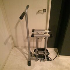 美脚 美尻 トレーナー 脚トレーニング 筋トレマシーンの画像