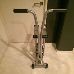 美脚 美尻 トレーナー 脚トレーニング 筋トレマシーンの画像